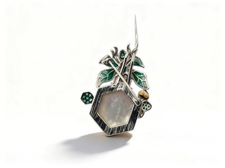 Honeycomb silver pendant with lab-grown emerald