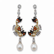 Crab-shaped dangling silver earrings