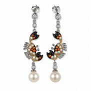Crab-shaped dangling silver earrings