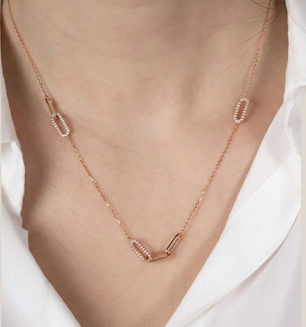 Rose gold necklace with chain details