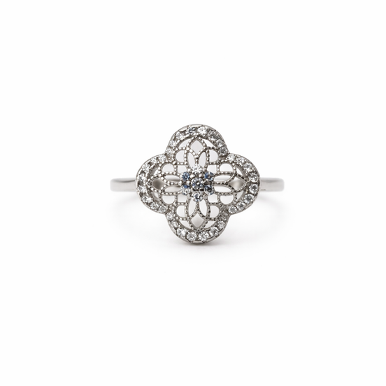 Clover ring