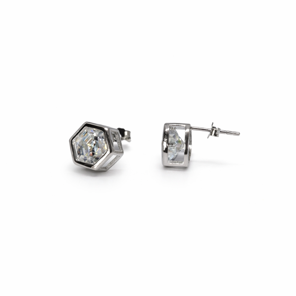 Silver asymmetric earrings with moissanite stone
